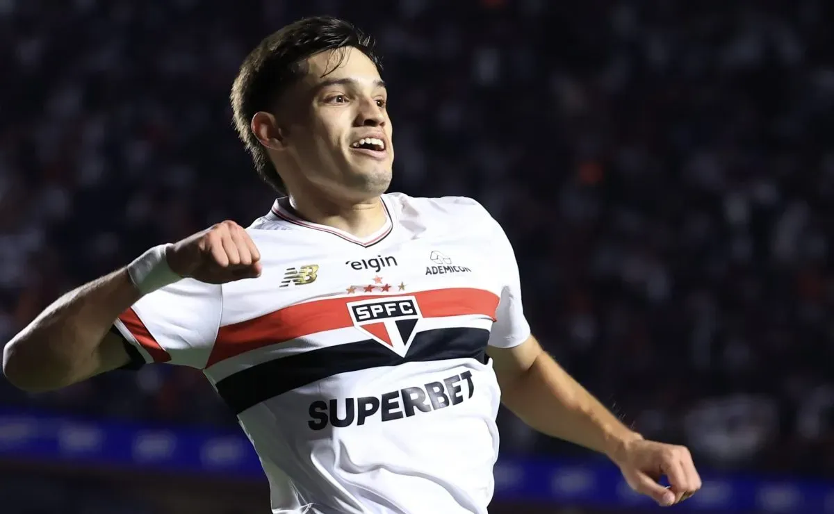 Bobadilla, autor do primeiro gol do São Paulo (Foto: Marcello Zambrana/AGIF)