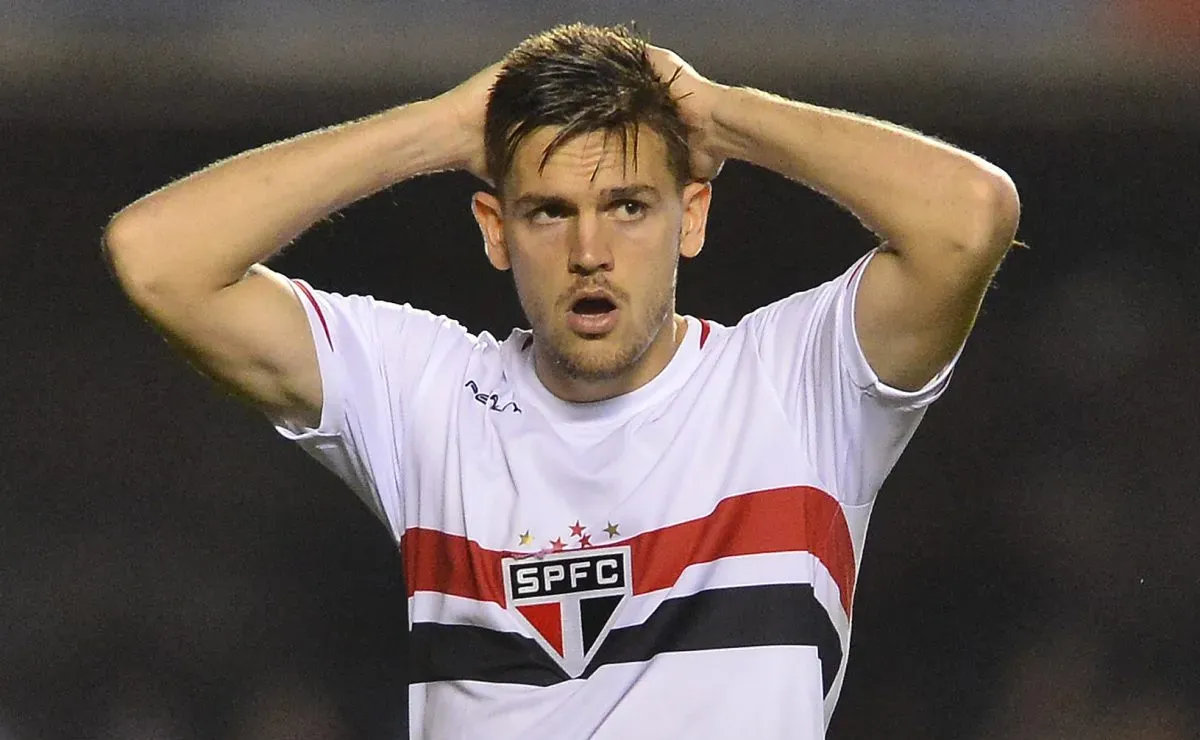 Toloi Rafae São Paulo fecha com Rafael Tolói e zagueiro já tem data para chegar ao ...