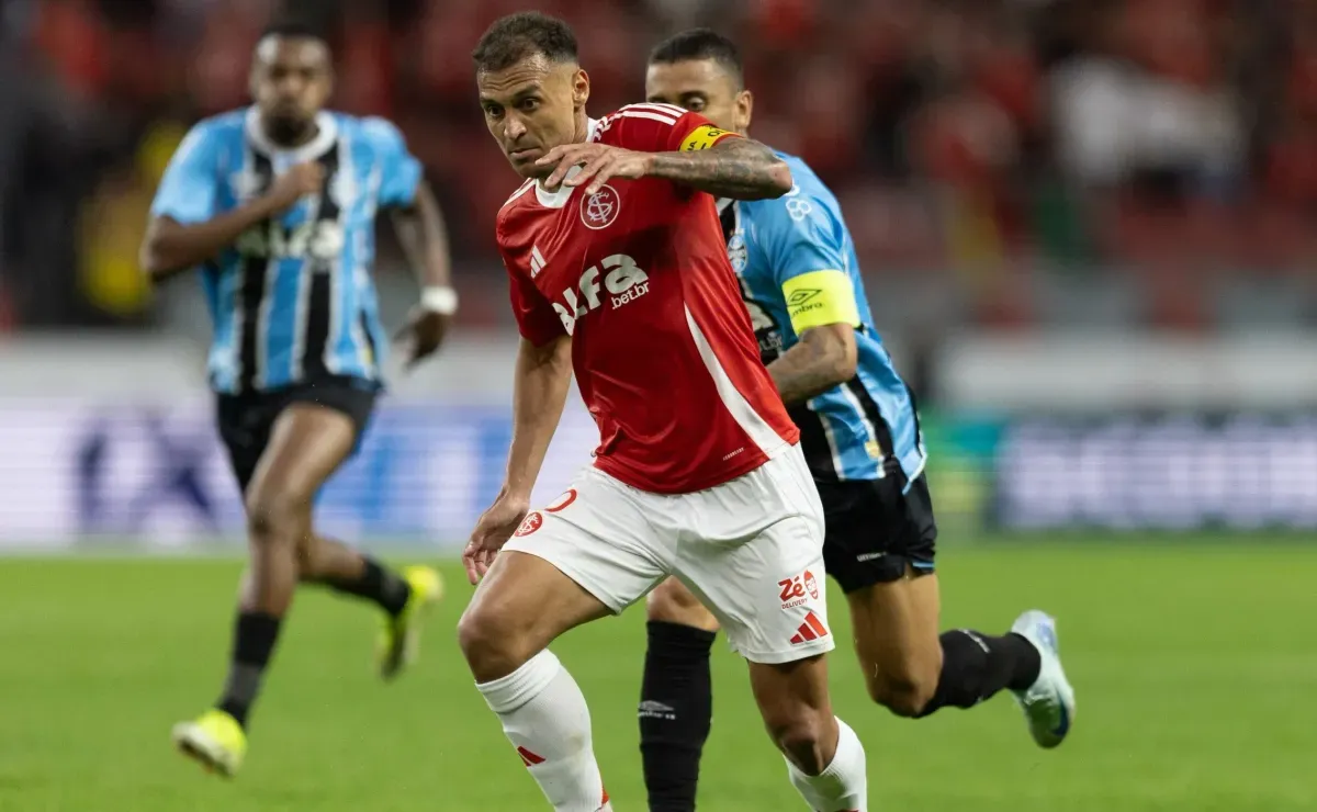 Alan Patrick erra pênalti decisivo no Internacional e revolta torcida Alan Patrick erra pênalti decisivo no Internacional e revolta torcida