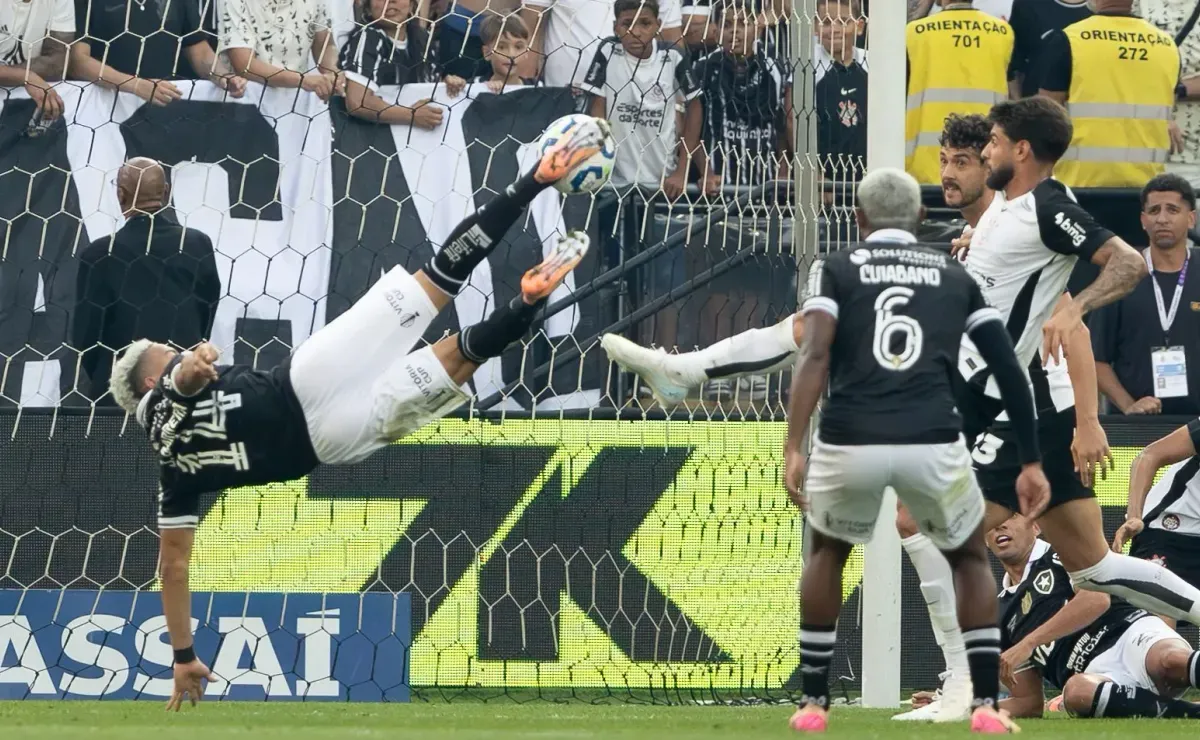 Barrera marca gol de bicicleta e Botafogo empata com o Corinthians