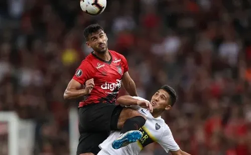 Camacho em atuação pelo Athletico-PR