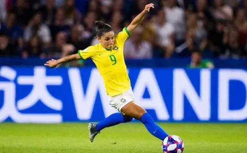 Debinha é apontada como sucesso de Marta na Seleção Brasileira