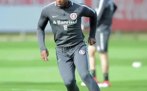 Jogador ficou emprestado somente durante quatro meses