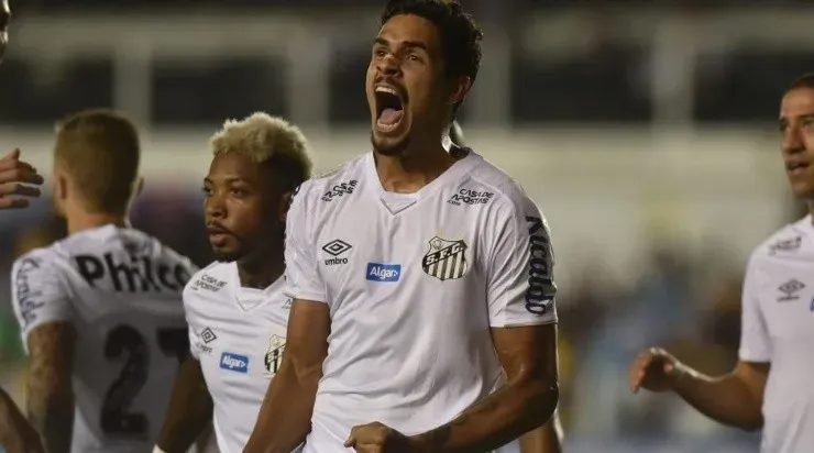 Veríssimo: acordo fechado com a diretoria (Foto: Ivan Sartori/Santos)