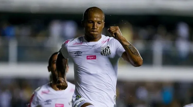 Sánchez foi um dos destaques do Peixe em 2020 e está na mira do Grêmio