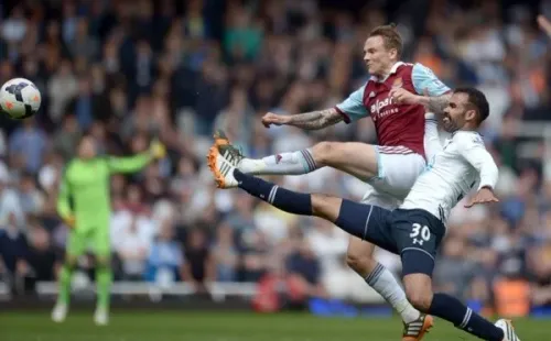 O volante de 30 anos reconhece que poderia ter evoluído mais estando na Inglaterra