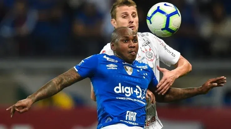 Sassá e Henrique no duelo pelo Brasileirão