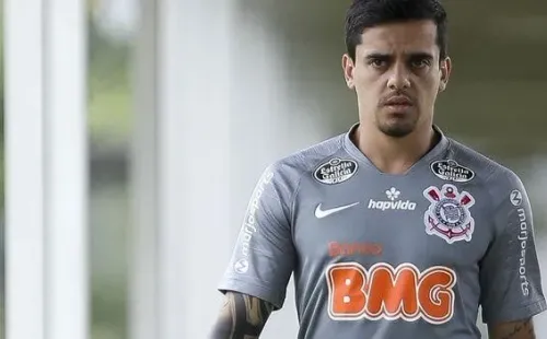 Fagner está entusiasmado com os treinos de Tiago Nunes