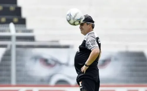 Gilson Kleina terá que quebrar a cabeça para definiri o substituto do volante Camilo