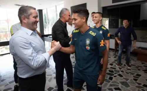 Pedrinho, 100% recuperado das dores na coxa, enfrenta a Colômbia nesta segunda (03), pela fase final do Pré-Olímpico, às 22h30 (horário de Brasília) Foto: Lucas Figueiredo / CBF
