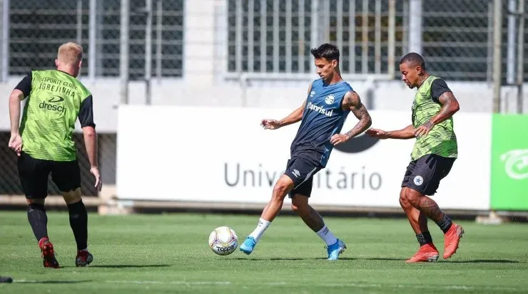 Impasse contratual: futuro do jovem está em jogo (Foto: Lucas Uebel/Grêmio/Divulgação)