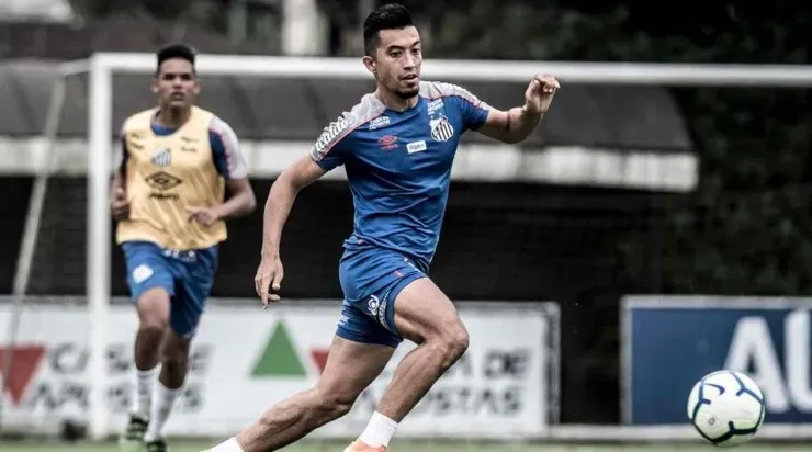 Fernando Uribe recusou uma oferta do Athlético Paranaense para buscar uma nova chance no Santos.