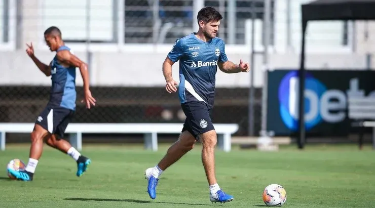 Kanneman treina normalmente e pode jogar o Gre-Nal 424 – Foto: Lucas Uebel