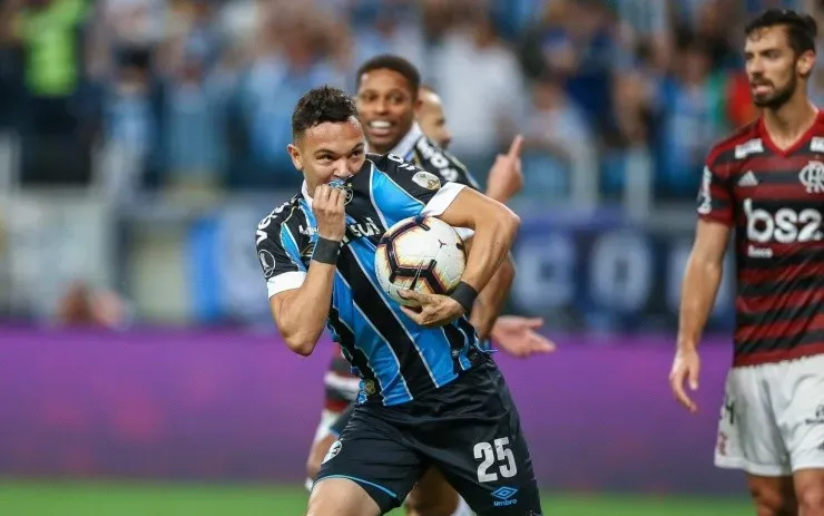 Pepê: preço definido (Foto: Lucas Uebel/Grêmio/Divulgação)