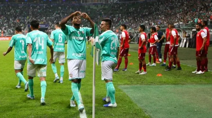Luiz Adriano é um dos artilhieros do Palmeiras na temproada. Foto: Divulgação Palmeiras
