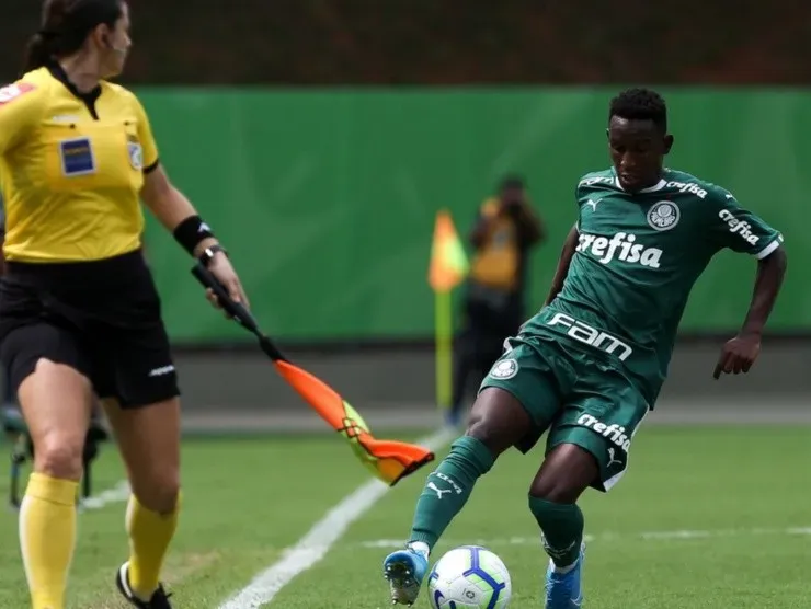 Angulo: reforço celeste (Foto: Fabio Menotti/Palmeiras/Divulgação)