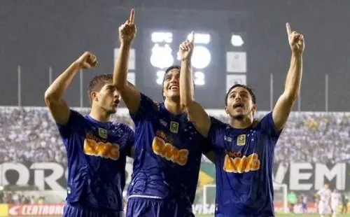 Bigode: decisivo na Vila Belmiro (Foto: Wagner Carmo / Vipcomm / Cruzeiro)