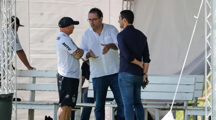 Sampaoli e Mattos: dupla busca reforços (Foto: Bruno Cantini / Agência Galo / Atlético / Divulgação)