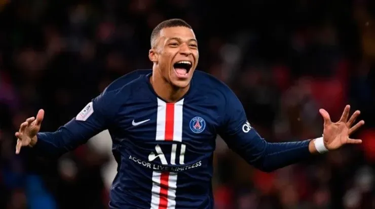 Mbappe aceitou renovar com o PSG de acordo com jornal francês. Foto: Divulgação/Twitter
