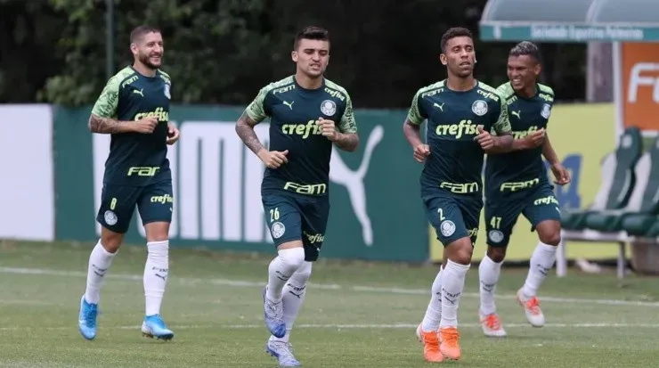 Victor Luis não vê a hora de voltar aos treinos com bola. Foto: César Greco/Palmeiras