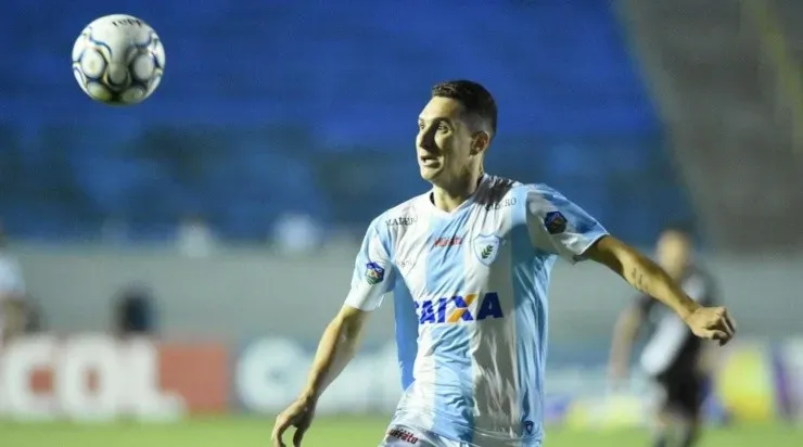 Higor Leite disputou a Série B do Brasileiro pelo Londrina — Foto: Gustavo Oliveira/Londrina Esporte Clube.