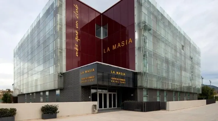 La Masia foi fechada durante o Coronavírus – Foto: Divulgação/Barcelona.