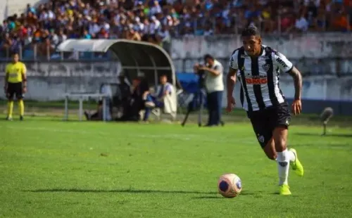 Kevin Kesley, lateral-esquerdo da base do Atlético