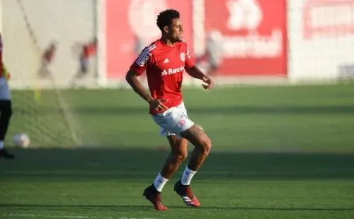 Gustavo pode estar de saída do Brasil – Foto: Ricardo Duarte/Internacional.