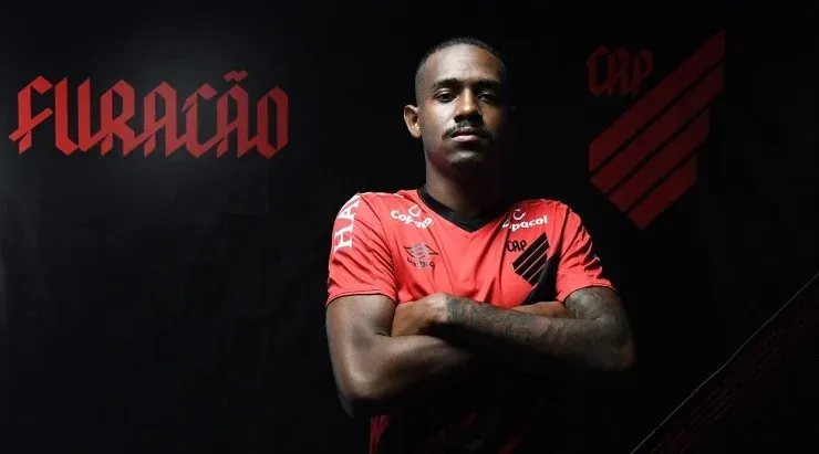 Edu foi apresentado no Athletico. (Foto:Mauricio Mano/Site Oficial)