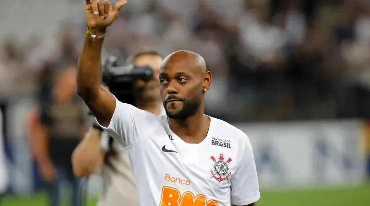 Vagner Love é o novo jogador do Kairat, do Cazaquistão. Foto: Divulgação