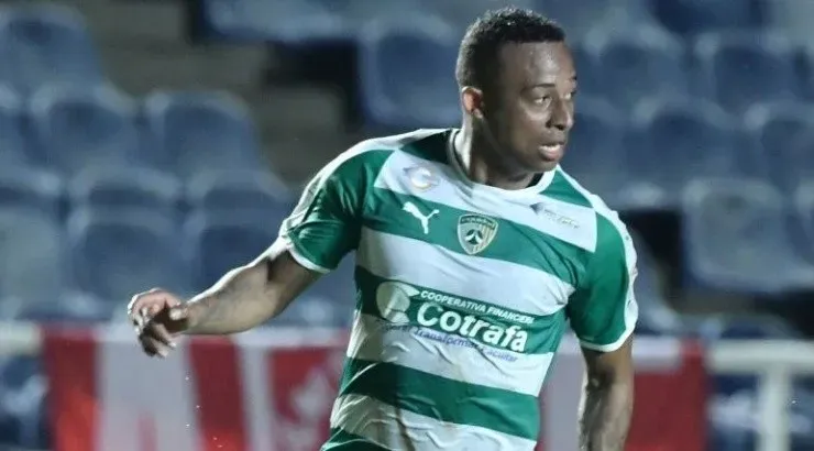 Segundo empresário, Peralta pode vir para o Brasil.