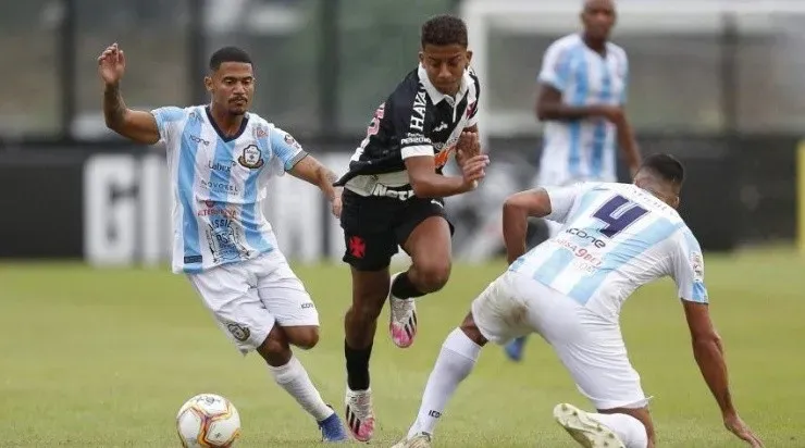 Vinícius foi a grande surpresa de Ramon na escalação – no lugar de Bruno César – e não decepcionou (Foto: Rafael Ribeiro/Vasco)