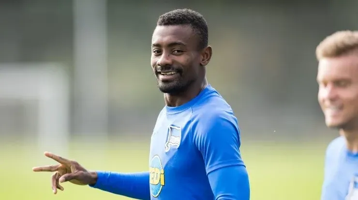 Kalou está próximo de fechar com o Botafogo, de acordo com Montenegro (Foto: Getty Images)