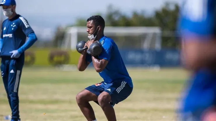 Thiago testou negativo para Covid-19 e está a disposição de Enderson Moreira