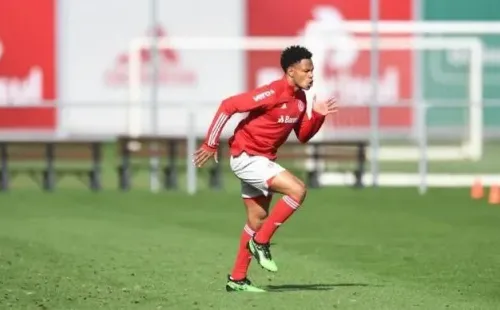 Matheus Jussa já está treinando no CT do Parque Gigante. (Foto:Divulgação/Internacional)