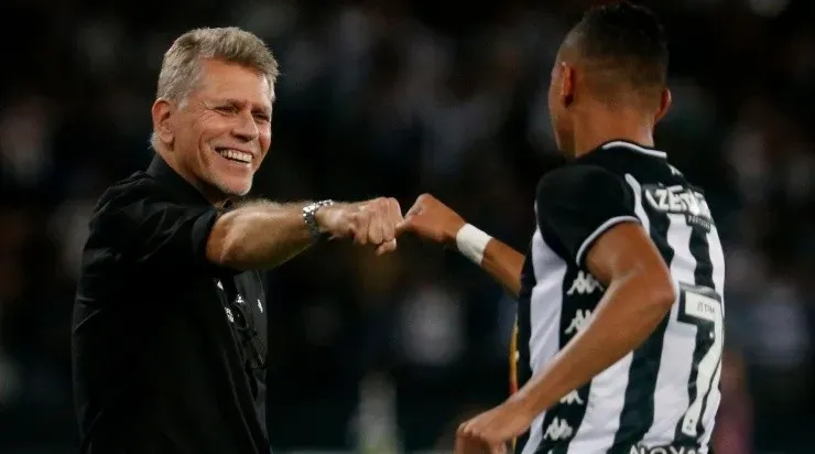 Paulo Autuori tem papel fundamental na integração do profissional com o time da base no Botafogo (Foto: Vitor Silva /Botafogo)