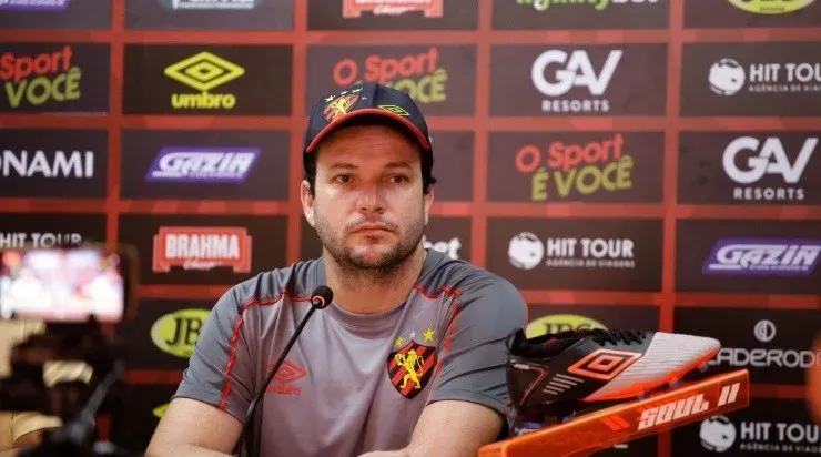 Daniel Paulista ainda aguarda o retorno deLuan Polli. (Foto: Anderson Stevens/Sport)