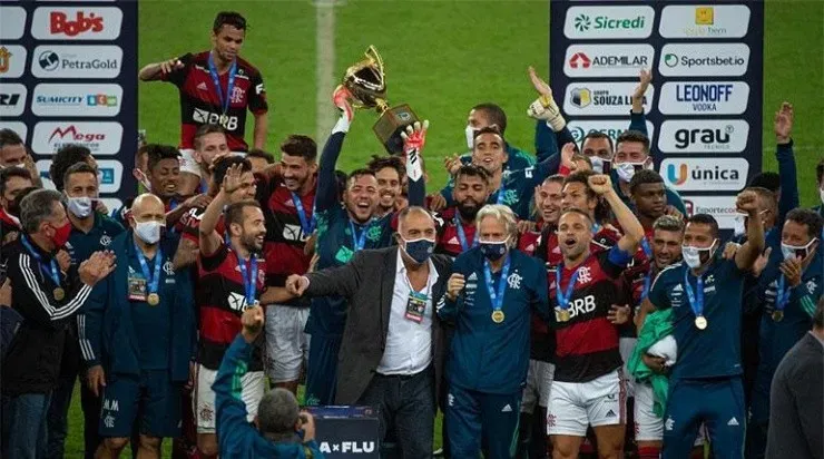 Na noite da última quarta-feira (15), o Flamengo se consagroucampeãocarioca e Jesus faturou sua 6ª taça pelo clube. Foto: Divulgação