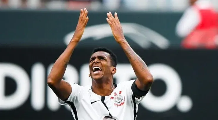 Jô em ação pelo Timão. (Foto: Getty Images)