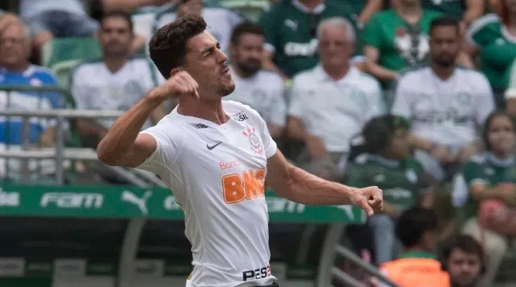 Avelar em ação pelo Corinthians. (Foto:Daniel Augusto Jr./Agência Corinthians)