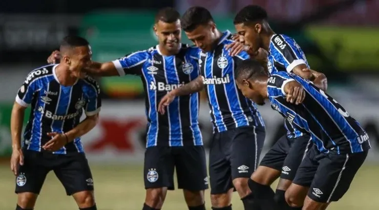 De falta, Jean Pyerre decidiu o Gre-Nal (Foto: Lucas Uebel/Grêmio/Divulgação)