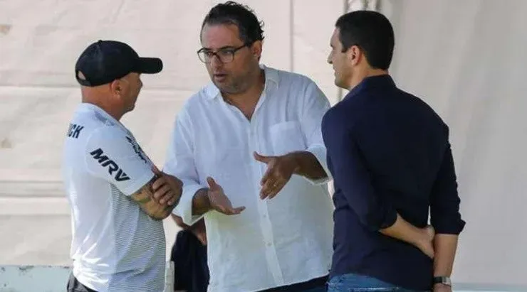 Alexandre Mattos revelou em entrevista coletiva que Sampoli chegou ao clube pedindo um goleiro. Foto: Divulgação
