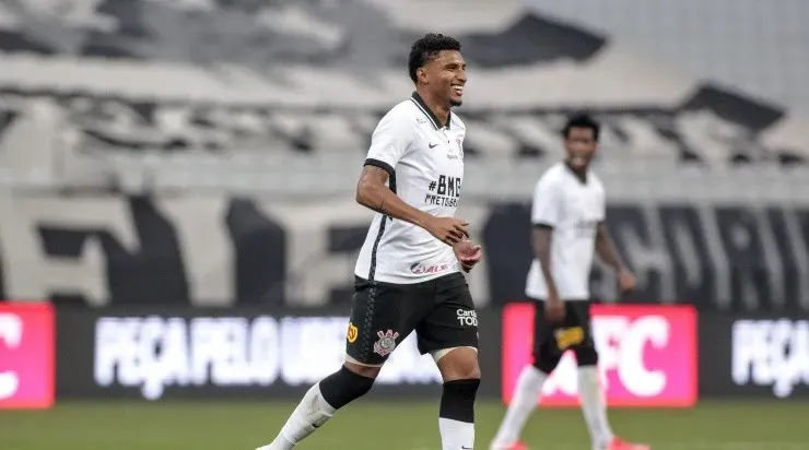 Éderson foi fundamental na classificação do Corinthians. (Foto:Rodrigo Coca/Agência Corinthians)