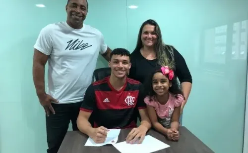 Victor Hugo assinou até 2025 – Foto: Divulgação.