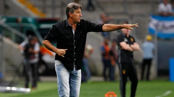 Renato Portaluppi defendeu Diego Souza.