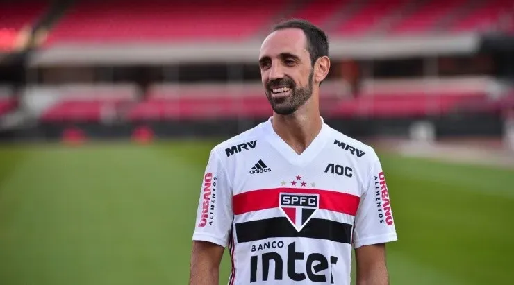 JuanFran não vem mostrando um bom futebol nos últimos jogos. Foto: Rubens Chiri/São Paulo FC
