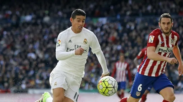 James não empolgou com a camisa merengue.