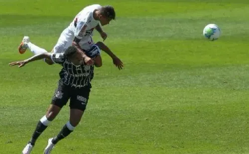 Diego Costa e Jô se estranharam no último clássico. Foto: Divulgação