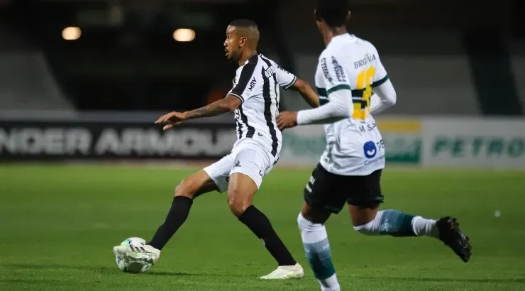 Jair vem sendo destaque do time, inclusive com gols – Foto: Pedro Souza/Atlético.