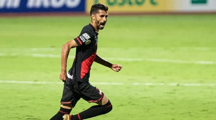 Jorginho deve ser oficializado como novo jogador do Athletico-PR nas próximas horas. Foto: Dibulgação